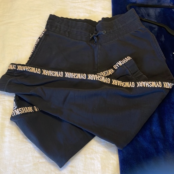 Extremely rare oversized gym shark joggers with matching crop - Picture 2 of 4